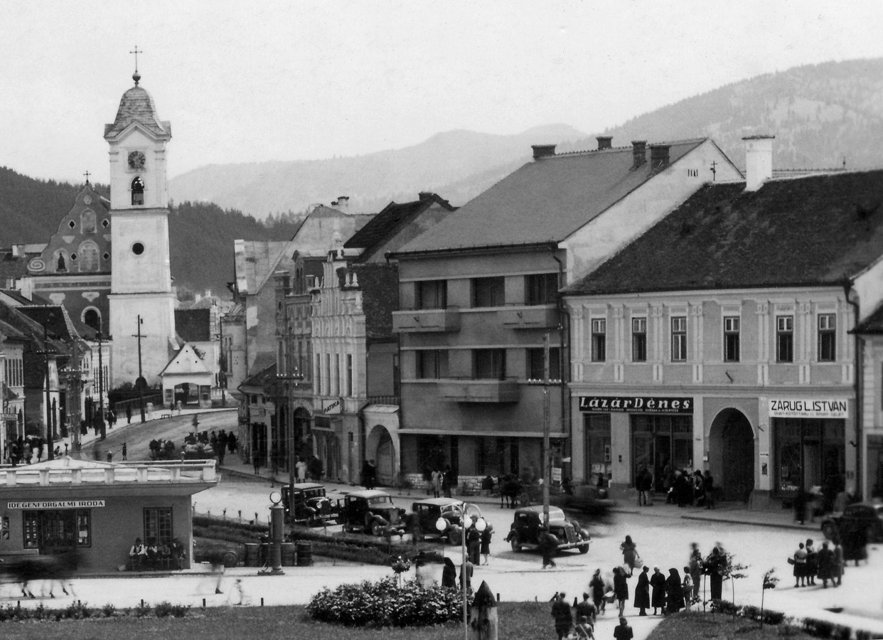 /storage/img/big_gyergyoidia_18915a-gyergyoszentmiklos-kozpont-1920-as-evek-szerzo-ismeretlen-barni.jpg