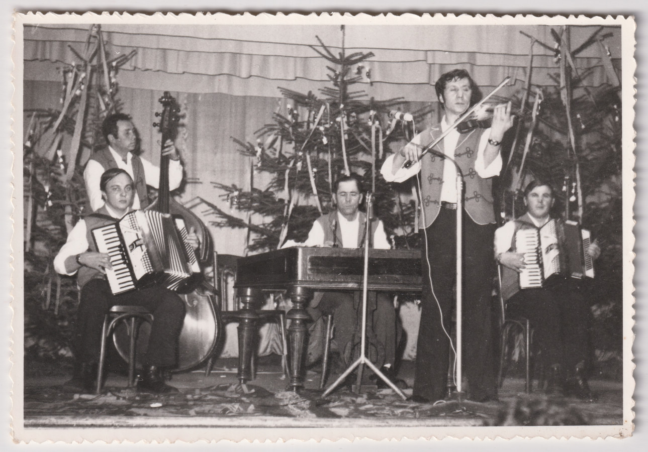 /storage/img/big_gyergyoidia_18963a-alfalvi-zenekar-mp-amator-fenykepesz-gyujtemenye-kialto-kovek-egyesulete.jpg