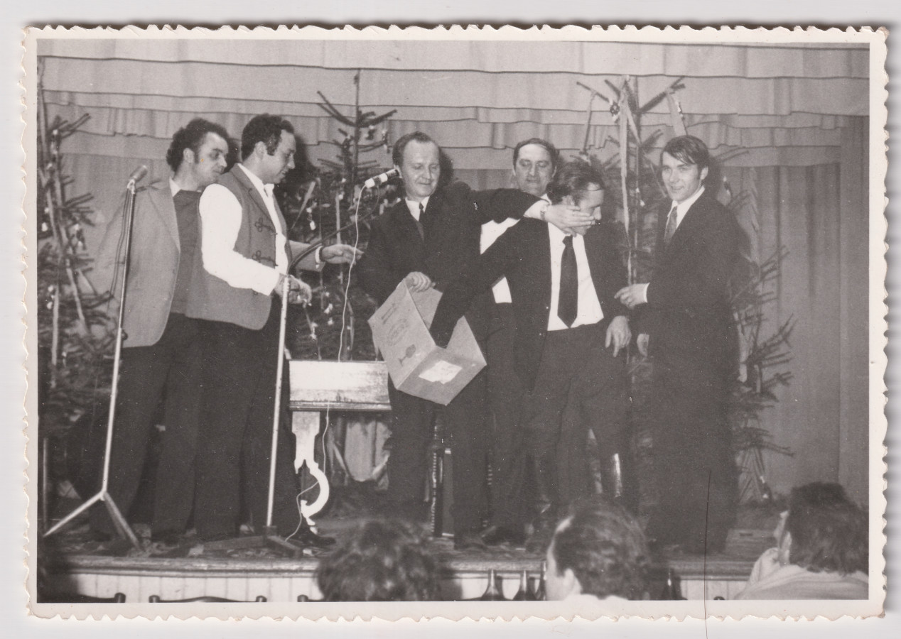 /storage/img/big_gyergyoidia_18966a-tombolahuzas-mp-amator-fenykepesz-hagyateka-kialto-kovek-egyesulete.jpg