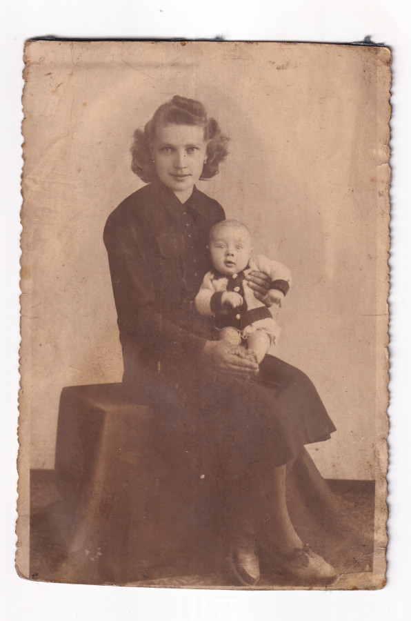 /storage/img/big_gyergyoidia_19146a-fm11-anya-es-lanya-rokalyeva.jpg
