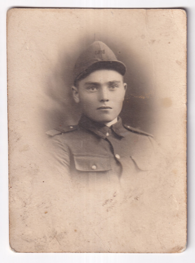 /storage/img/big_gyergyoidia_19383a-kl2026-egyenruhas-katona-portre-kialto-kovek-egyesulete.jpg