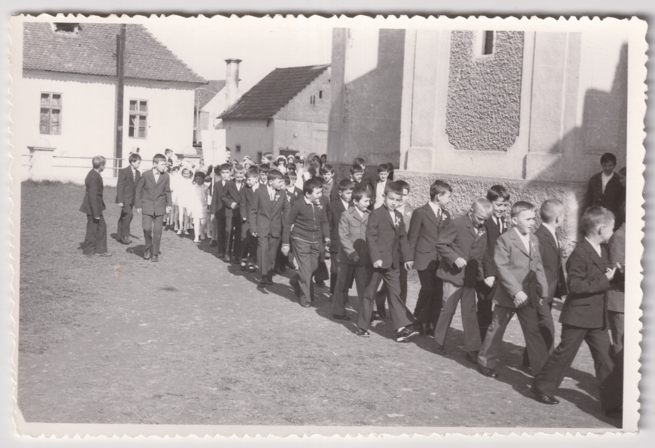 /storage/img/big_gyergyoidia_19709a-elsoaldozo-fiuk-mp-hagyatek-kialto-kovek-egyesulete.jpg