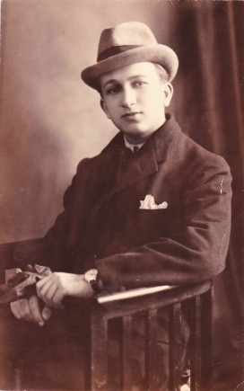 Balázs Pál, újságíró (1902-1985),  17 éves