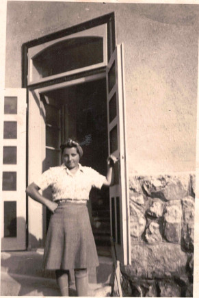 Nagymamám a Gyilkos-tónál, 1942