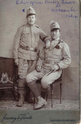 Bartis János és katonabarátja