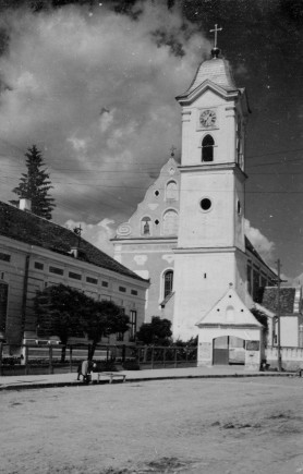 A gyergyószentmiklósi Szent Miklós-templom. Szilágyi József-album