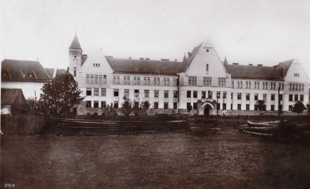 Gyergyószentmiklós - Az állami gimnázium 1935-ben.